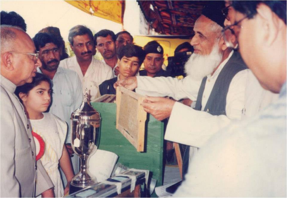 Shah Farms honeycomb demonstration at an exhibition in the early years